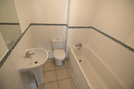 2 bedroom ground floor flat to rent - Photo 5