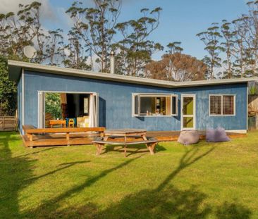 LITTLE BLUE BEACH HOUSE - Photo 1