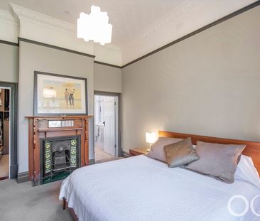 Open the Door to Timeless Elegance - Photo 5