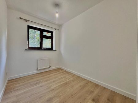 Pevensey Way, Frimley, Camberley, Surrey, GU16 - Photo 3