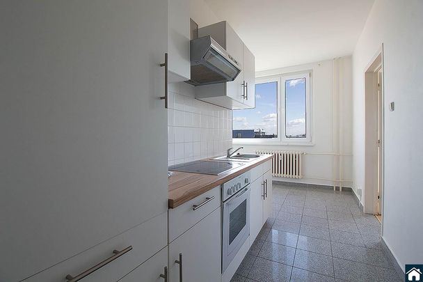 Pronájem bytu v Praze, byt 2+1/L, 62m2, Praha 9, po rekonstrukci, nezařízený - Photo 1