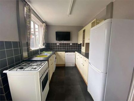 Trelawney Avenue, Langley, SL3 - Photo 5