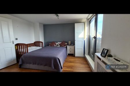 2 bedroom penthouse to rent - Photo 5