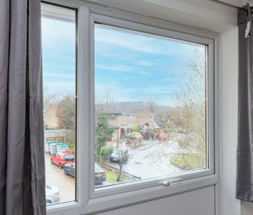 2 bed Flat for rent - Photo 2