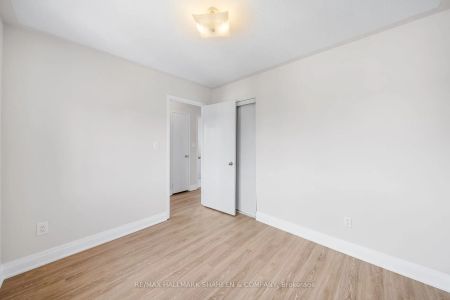 Property For Lease | N9098637 - Photo 5