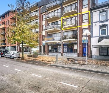 Appartement te huur in La Louvière voor € 775 met 1 slaapkamer - Photo 2