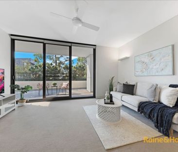 Prestigious Location Luxury Villa-like Garden Apartment - Photo 2