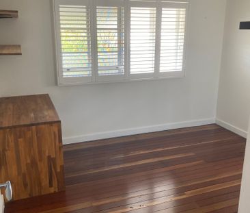 Wynnum West - Photo 4