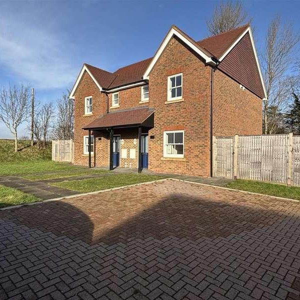 The Orchards, Ringmer, BN8 - Photo 1