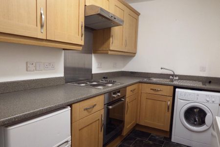 2 bedroom flat to rent - Photo 2