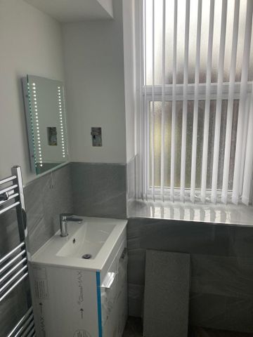 4 bedroom terraced house to rent - Photo 3