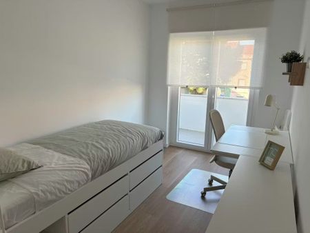 Praceta Primeiro de Maio, Amadora, Lisbon 2720 - Photo 2