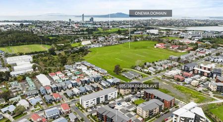 Furnished 2BR Northcote Apartment w/ Parking - Photo 4