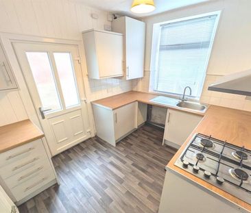 3 Bedroom Terraced To Let - Photo 3