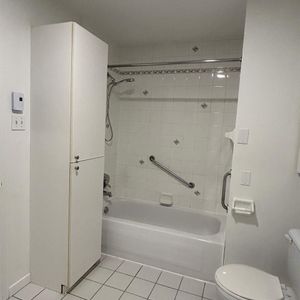 1 CH - 1 SDB - Saint-Charles-Borromée - $1,249 /mo - Photo 3