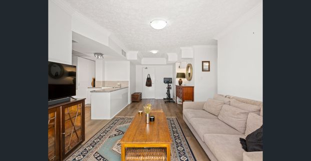 Modern Apartment In Prime Location - Photo 1