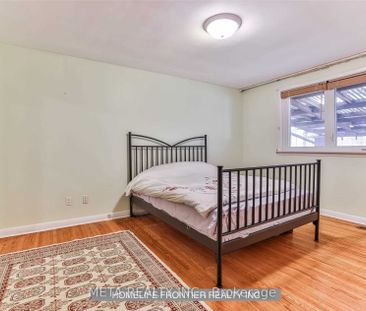 Detached Home For Lease | C8128882 - Photo 2