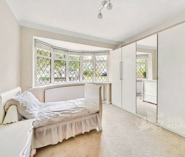 Green Lane, Chertsey, Surrey, KT16 9QR - Photo 4