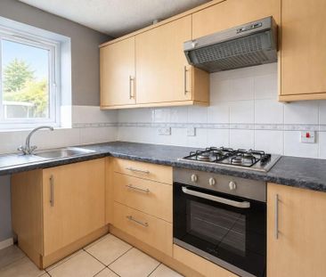 2 bedroom semi-detached house to rent - Photo 5