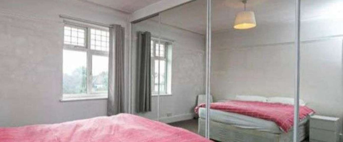 Madeira Grove Room 5 - First Floor, Back Room - Photo 1