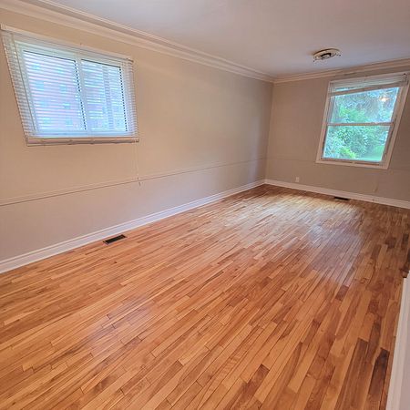 220 Maplewood Avenue Unit 4 - Photo 4