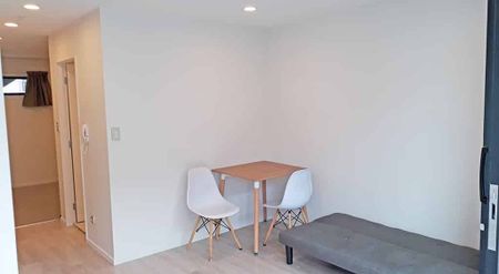 Near New One Bedroom Apartment in Central City - Photo 2