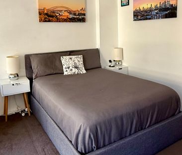 Elizabeth Bay - Photo 2