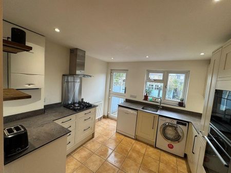 2 bedroom terraced house to rent - Photo 2