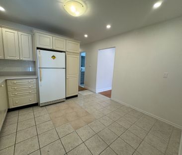 For Lease - 20 Bedle Avenue, Toronto, Ontario - Photo 1