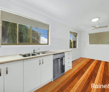 Three bedroom home in the city centre! - Photo 6