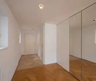 Wohnen in der Innenstadt: 3-Zimmer-Wohnung mit Terrasse und traumhaftem Ausblick // Albertina - Photo 3