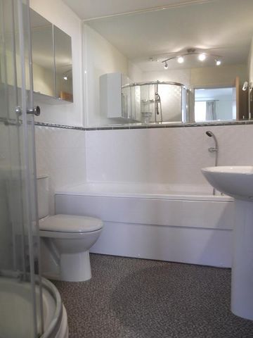 4 bedroom townhouse to rent - Photo 4