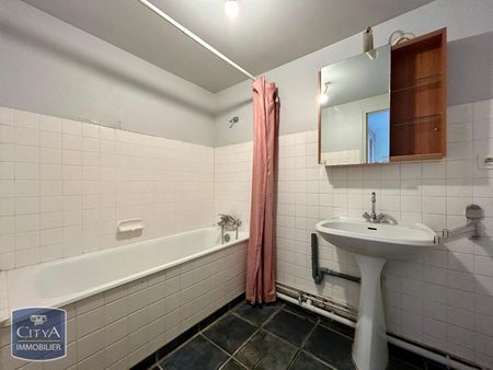 Location Appartement 2 pièces 62m² POITIERS 86000 - Photo 2