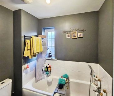 2 bedroom end of terrace house to rent - Photo 5