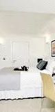 3 bedroom flat in London - Photo 1