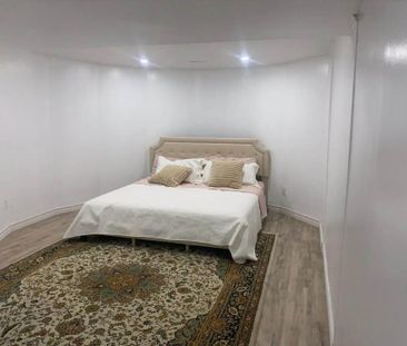 For Lease - 540 Mcgregor Farm Trail, Newmarket, Ontario - Photo 5