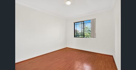 Conveniently Located 2 Bedroom Apartment - Photo 2