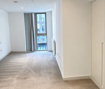 2 Bed Flat, Admiralty Avenue, E16 - Photo 2