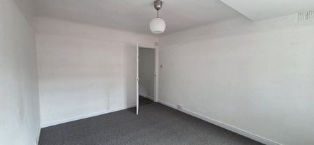 Archers Road, Southampton - Photo 3