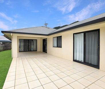 Fully Tiled and Airconditioned Family Home - Beautiful Kanimbla - Photo 1