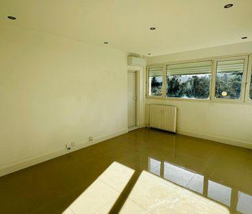 Location Appartement 3 pièces 62m² VILLENEUVE LES AVIGNON 30400 - Photo 3