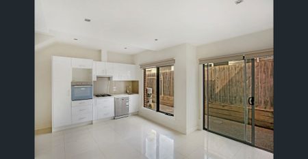 Modern Townhouse in the Heart of Northcote - Photo 5
