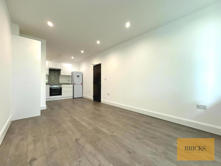 2 bedroom apartment to rent - Photo 3