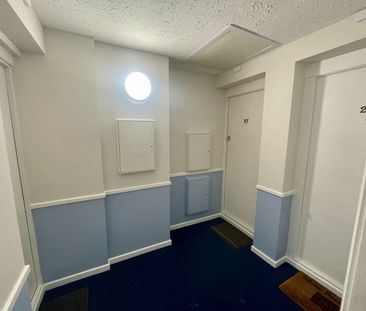 Studio Flat, Telegraph Place, E14 - Photo 2