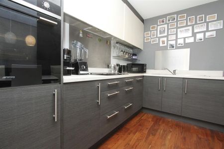 2 bedroom apartment - Photo 2