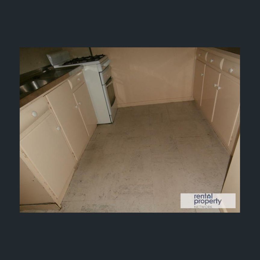 2 Bedroom Ground Floor Unit! - Photo 1