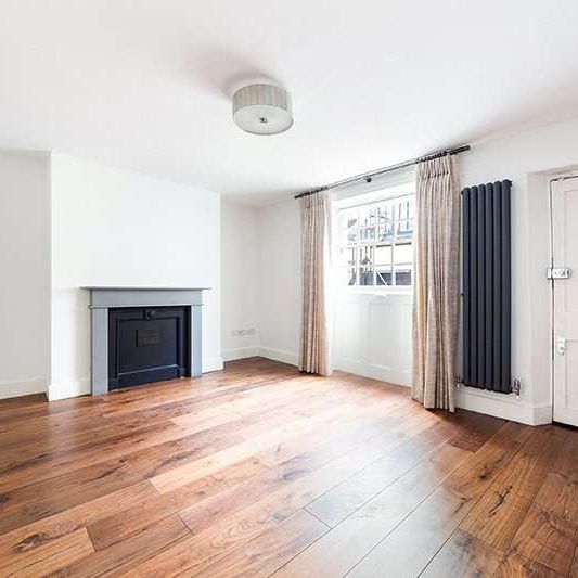 EXCLUSIVELY MANAGED BY SAVILLS. PET FRIENDLY. FURNISHED OR UNFURNISHED. A modern four bedroom house with study on The Hyde Park Estate - Photo 1