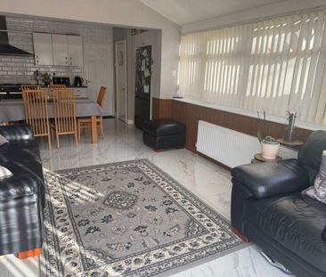 3 bedroom terraced house to rent - Photo 2