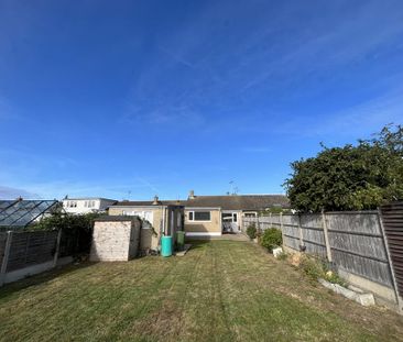 2 bedroom semi-detached bungalow to rent - Photo 4