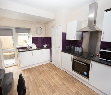 2 bedroom terraced house to rent - Photo 5